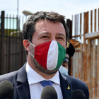 Salvini: «Non possiamo accogliere migliaia di persone, i centri stanno già esplodendo»