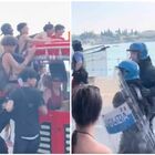 Peschiera del Garda, maxi rissa tra giovani in pieno giorno: paura e feriti, poliziotti in tenuta antisommossa