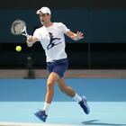 Djokovic, allenamento a Melbourne. Ma è ancora a rischio squalifica dagli Australian Open