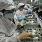 Covid in Cina, in lockdown la città della fabbrica degli iPhone: contagi record, mai così alti da inizio pandemia