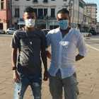 «Oggi i marocchini qui non bevono». La denuncia di due stranieri a Padova: «Questo è odio razziale»