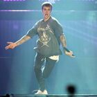 Justin Bieber choc: «Sono seriamente malato, devo fermare il tour». Due concerti cancellati