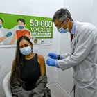 Vaccini obbligatori, Bonomi: l’unica via. L’Austria apripista
