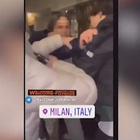 Movida, follia a Milano: vigile aggredito dal branco, gli prendono la pistola e partono dei colpi