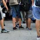 Catania, picchiano le compagne di scuola, girano un video e le minacciano: le immagini sui social, denunciate due ragazze di 14 e 11 anni
