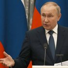 La Russia resiste alle sanzioni, il piano segreto di Putin: dalle riserve d'oro alla riduzione del debito