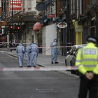 Liverpool, sparatoria fuori da un pub durante i festeggiamenti di Natale: morta una donna, tre feriti
