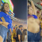Messico, il Tigres segna un gol e la tifosa resta in topless: il video diventa virale