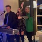 Valentina Ferragni e Fedez al karaoke: lei stona, lui reagisce così (e tutti ridono). Il video è esilarante
