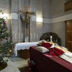 Papa Benedetto XVI, la salma esposta da domani a San Pietro per il saluto dei fedeli. Giovedì i funerali