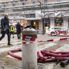 Incendio a Milano, evacuato un palazzo storico in centro (Fotogramma)