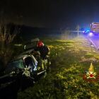 Frontale tra due auto la sera di Capodanno: auto nella scarpata, un morto e due feriti FOTO