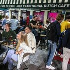 In Olanda, boom di contagi: +803% in una settimana, tornano le chiusure (ma non le mascherine)