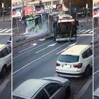 Milano, è morta la donna rimasta convolta nello scontro tra il filobus e il camion della spazzatura -