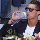 Roberto Burioni ironizza su Cristiano Ronaldo: il commento sui tamponi poi cancellato da CR7