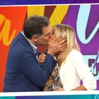 Tiberio Timperi bacia Francesca Fialdini: finale a sorpresa alla Vita in Diretta