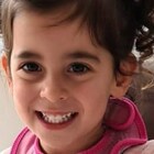 Bimba di 2 anni muore all'asilo soffocata da un pezzo di salsiccia. La famiglia: «Inammissibile dare alcuni cibi ai bambini»