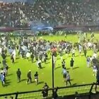 Scontri allo stadio, è strage in Indonesia: morti e feriti
