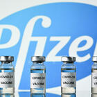 Vaccino Pfizer, l'azienda annuncia: «Efficace al 95%». Burioni esulta: «Se funziona, Covid farà la fine della polio»