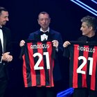 Sanremo 2021, Ibrahimovic regala la maglia del Milan ad Amadeus e Fiorello