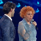 Ornella Vanoni duetta con Alberto Urso a Sanremo. Standing ovation. Ma i fan non perdonano: «Ha stonato»