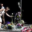 Carabiniere ucciso, fiori sul luogo dell'omicidio