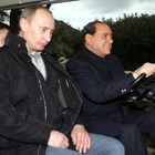 Perché Berlusconi torna a sostenere l'amico Putin? La svolta "salviniana" che fa infuriare i governisti di Fi (Gelmini in testa)