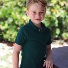 Baby George per i suoi 6 anni indossa una polo H&M da 6 euro: il principino è già influencer FOTO e VIDEO