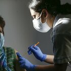 Lazio, via ai vaccini over 80. «E da metà febbraio si prenotano i 75enni»