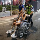 Maratona donne a Doha, atlete svenute per caldo e umidità: 30 in ospedale. «Abbiamo rischiato la vita»