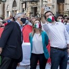 2 Giugno, Meloni, Salvini e Tajani in piazza: «Il governo si dimetta». Ressa e bufera su attacchi a Mattarella