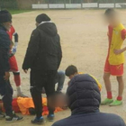 Rissa nel campionato giovanile, calciatore 15enne colpito alla nuca crolla a terra: attimi di paura, ricoverato in ospedale