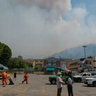Incendi in Versilia, Massarosa brucia. Case evacuate nella notte