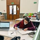 Scuola Roma, effetto lezioni online: voti bassi a uno studente su 3. Alle superiori con la media del 4