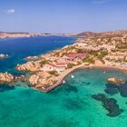 Santo Stefano, Covid nel resort in Sardegna: 26 positivi al virus, 475 persone bloccate