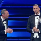 Zlatan Ibrahimovic, lo show sul palco dell'Ariston: «Le regole le decido io. Voglio solo 22 cantanti, 4 vendili al Liverpool»