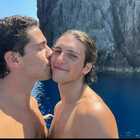 Tommaso Zorzi e Tommaso Stanzani, baci e sorrisi tra le onde delle Eolie IL POST