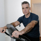 Robbie Williams choc: «Un killer voleva uccidermi». La terribile rivelazione