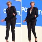 Theresa May balla Dancing Queen sul palco: «Brexit? Il futuro è nelle nostre mani» Video