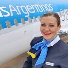 Hostess star (che vive a Torino) svela i segreti del volo