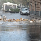 Maltempo a Palermo, nubifragio fortissimo fa crollare due balconi: dramma sfiorato