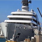 Abramovich, i due mega yacht in fuga dalle sanzioni