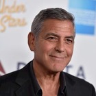 George Clooney si sfoga dopo l'incidente: «Ero a terra, pensavo di morire e le persone mi filmavano»