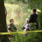 New York, orrore a Central Park: 24enne pesca un cadavere da un laghetto. E' il terzo corpo in un mese