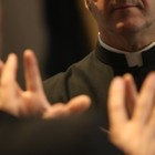 Presunti abusi sessuali su due fratellini: nove indagati tra sacerdoti e religiosi