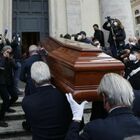 Monica Vitti, applausi al funerale. Il messaggio di amici e fan: «Ci sentiamo tutti orfani»