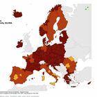 Omicron diretta, Europa ripiomba in zona rossa nelle mappe Ecdc. Von Der Leyen: «Il 66% ha ricevuto due dosi». Gran Bretagna: «In arrivo giorni sconcertanti»