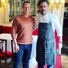 Mark Zuckerberg a Torino, a pranzo con lo chef Matteo Baronetto: «Una meta-visita». La foto sui social