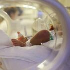 Napoli, morta neonata partorita da una donna no vax ricoverata per Covid
