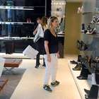 Emma Marrone fa shopping in centro a Milano (Olycom)